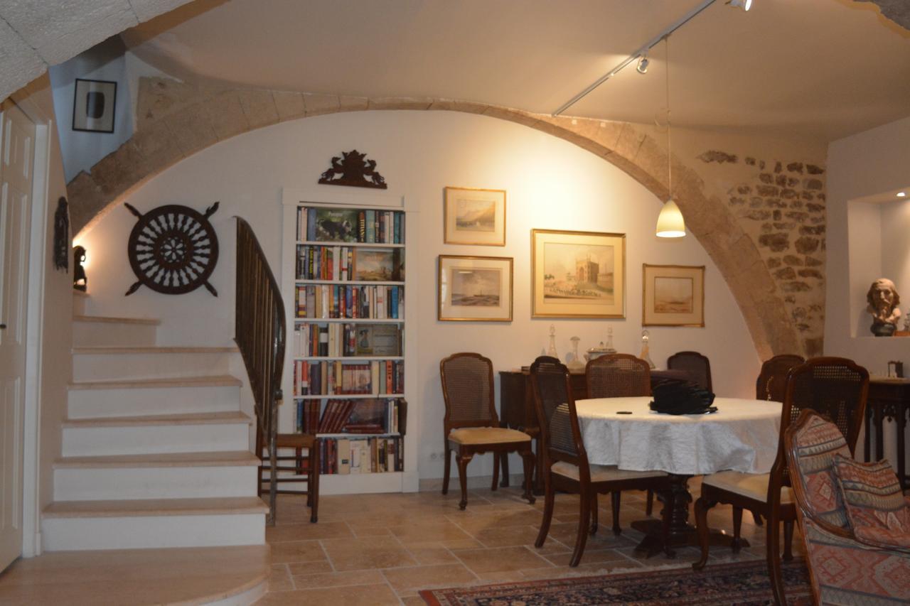 فيسون-لا-رومان Annapurna Bed & Breakfast المظهر الخارجي الصورة